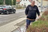 Hauseigentümer Gerhard Lorenz vor seinem Grundstück in der Holzstraße 13. „Der Ausbau ist notwendig, aber viele Detailinformationen kommen leider zu spät.“ 