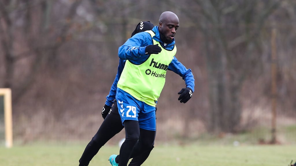 Amara Condé, Kapitän vom 1. FC Magdeburg, wird von Beginn an gegen Schalke 04 spielen.