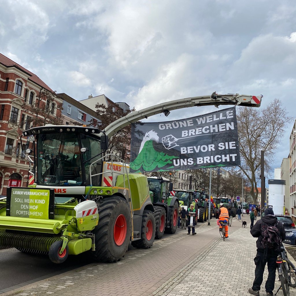 Magdeburg Farmers Protest: Demonstrations and Road Blocks During Ricarda Lang Visit