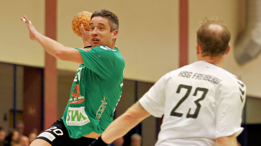 Alexander Weber und der HC Aschersleben, hier im Spiel gegen Freiberg, erwarten den HSV Bad Blankenburg im Ballhaus.