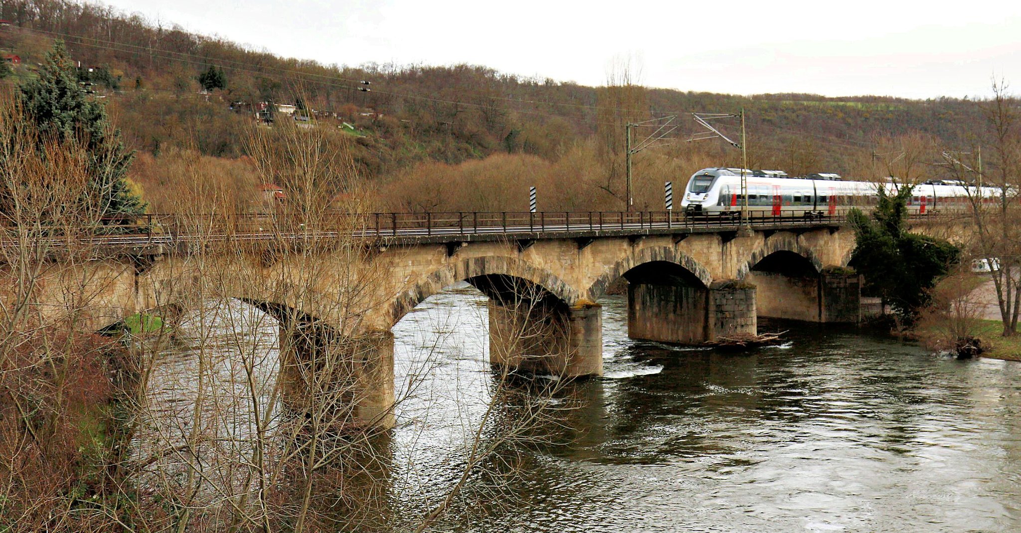 Bahnbrücken in Bad Kösen und um Saaleck Nun ist auch das Bauwerk in