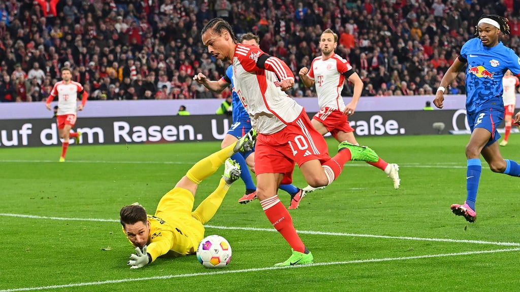 Rutschparade gegen Leroy Sané: Janis Blaswich.