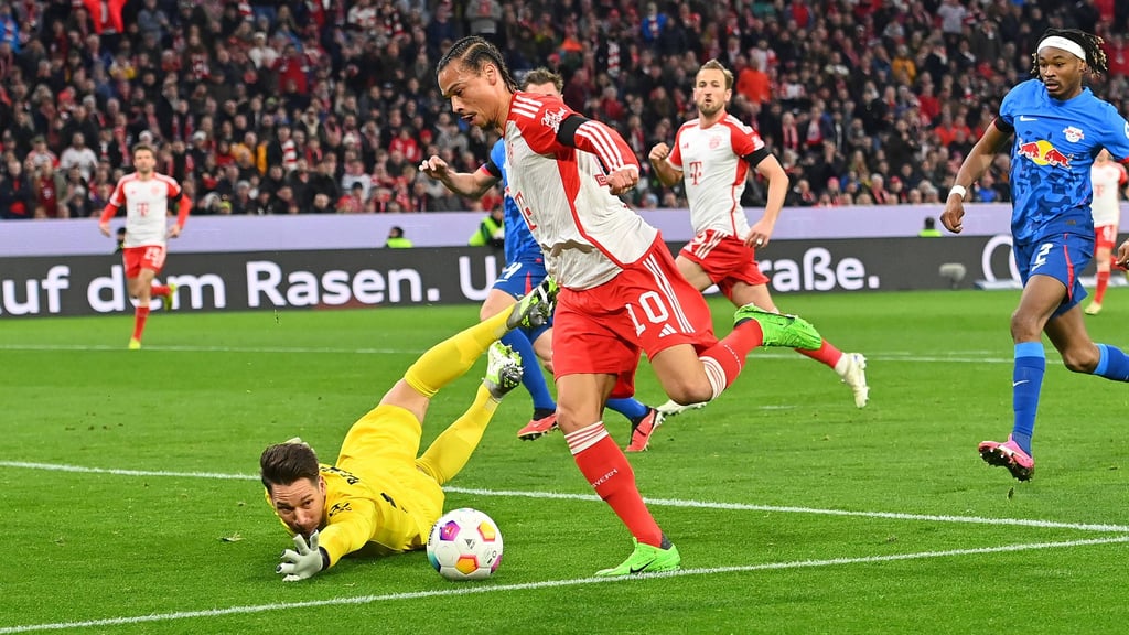 Rutschparade gegen Leroy Sané: Janis Blaswich.