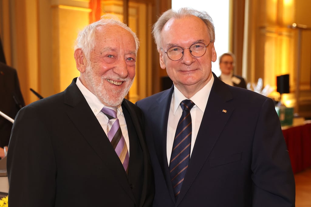 Eine Kandidatur ist doch noch drin, findet der 88-jährige Dieter Hallervorden mit Blick auf seinen Freund Reiner Haseloff.