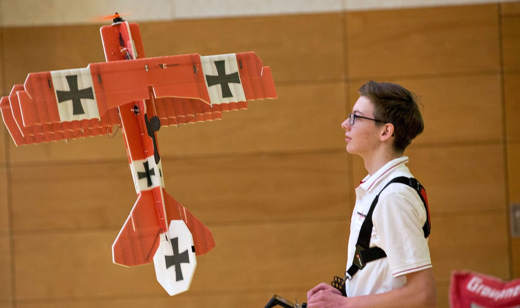 Auch Baron Manfred von Richthofen durfte mit seinem berühmten Dreifachdecker durch die Halle schweben – zumindest als Modell.