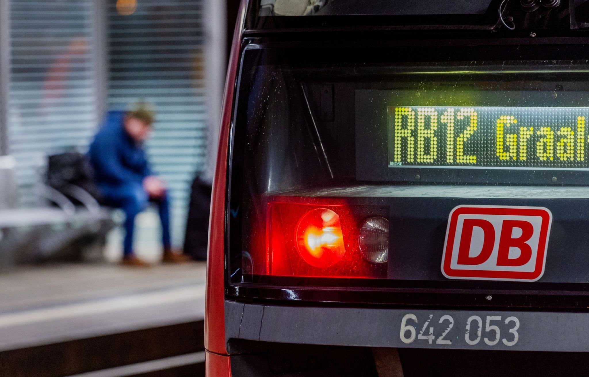 Nächster GDL-Streik Am Dienstag: Bahn Fährt Nicht - Rechte Und ...