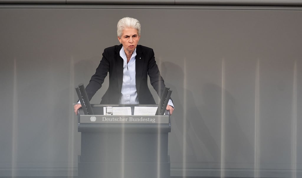FDP-Verteidigungspolitikerin Marie-Agnes Strack-Zimmermann kritisiert das Vorgehen des Kanzlers.