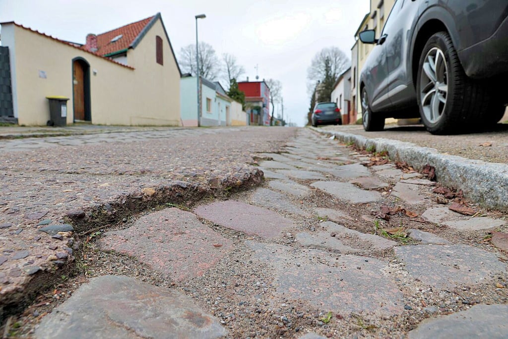 Die Osterweddinger Straße ist stark sanierungsbedürftig.
