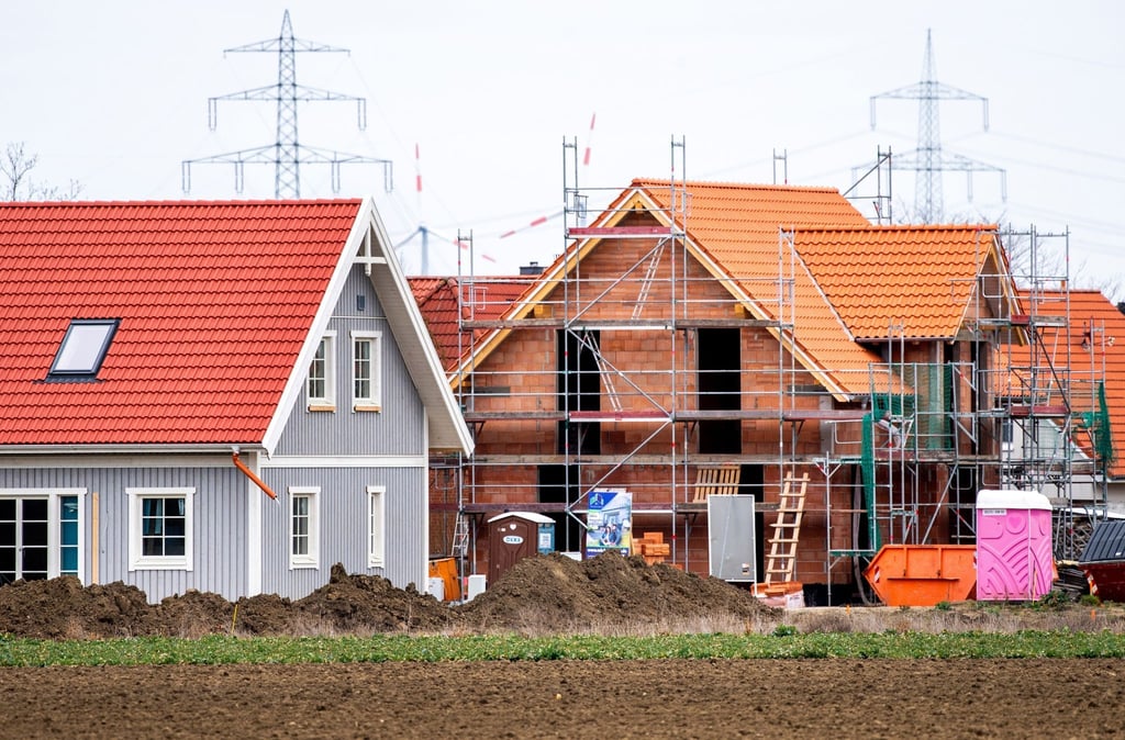Hausbesitzer können nun Anträge zur Heizungsförderung bei der KfW stellen.