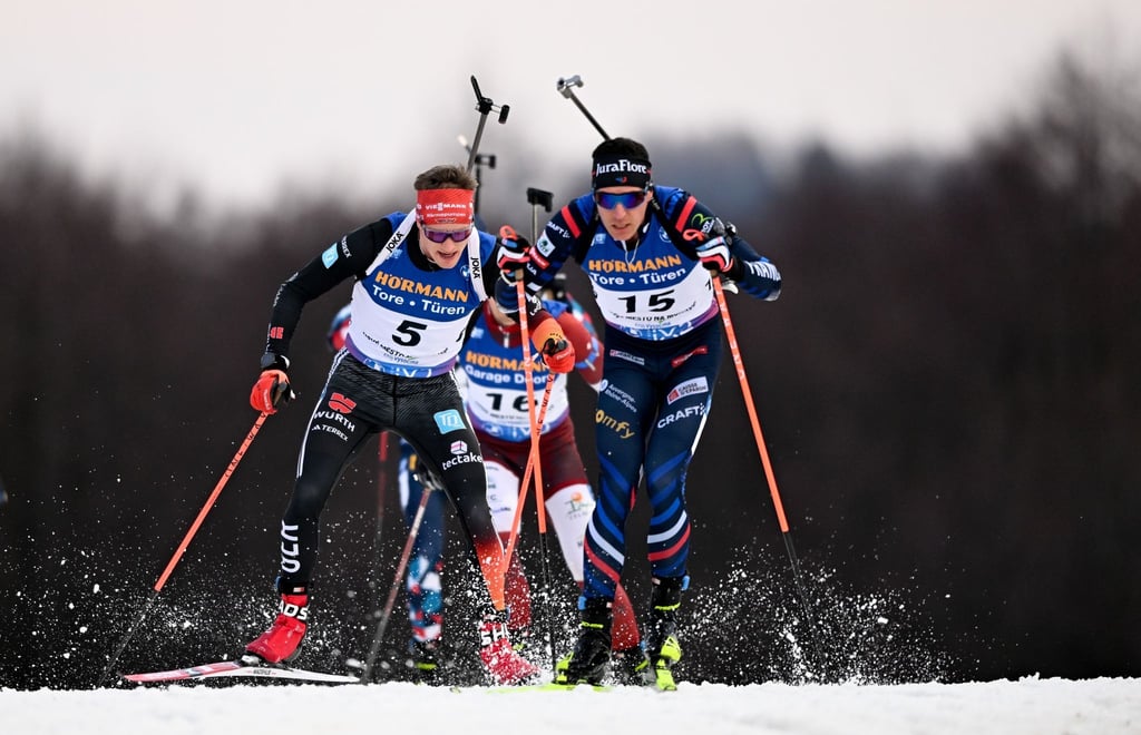 Für Biathlet Benedikt Doll (l) stehen die ersten Rennen nach der Bekanntgabe seines Karriereendes an.