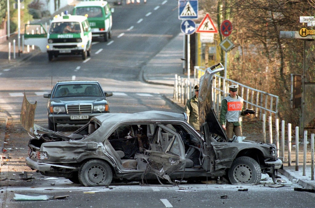 Der damalige Deutsche-Bank-Chef Alfred Herrhausen kam bei einem Attentat der RAF ums leben. (Archivbild)