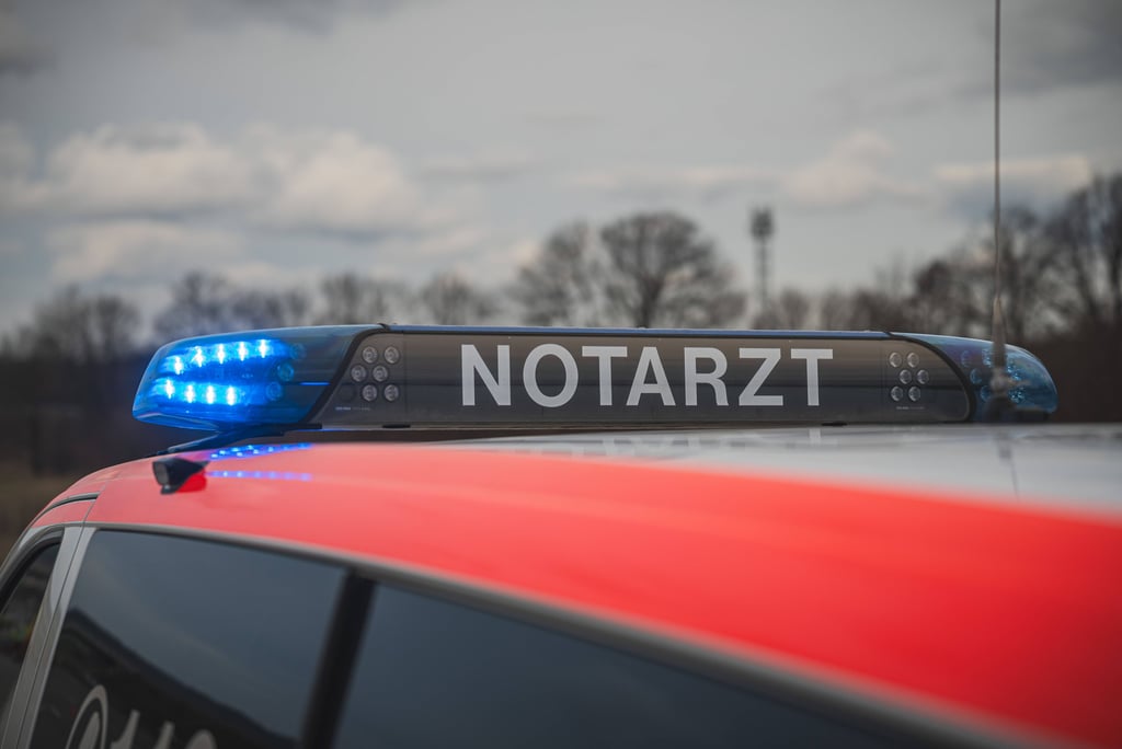 Bei einem Unfall in Teuchern, Ortsteil Prittitz, wurde eine 22 Jahre alte Autofahrerin schwer verletzt.