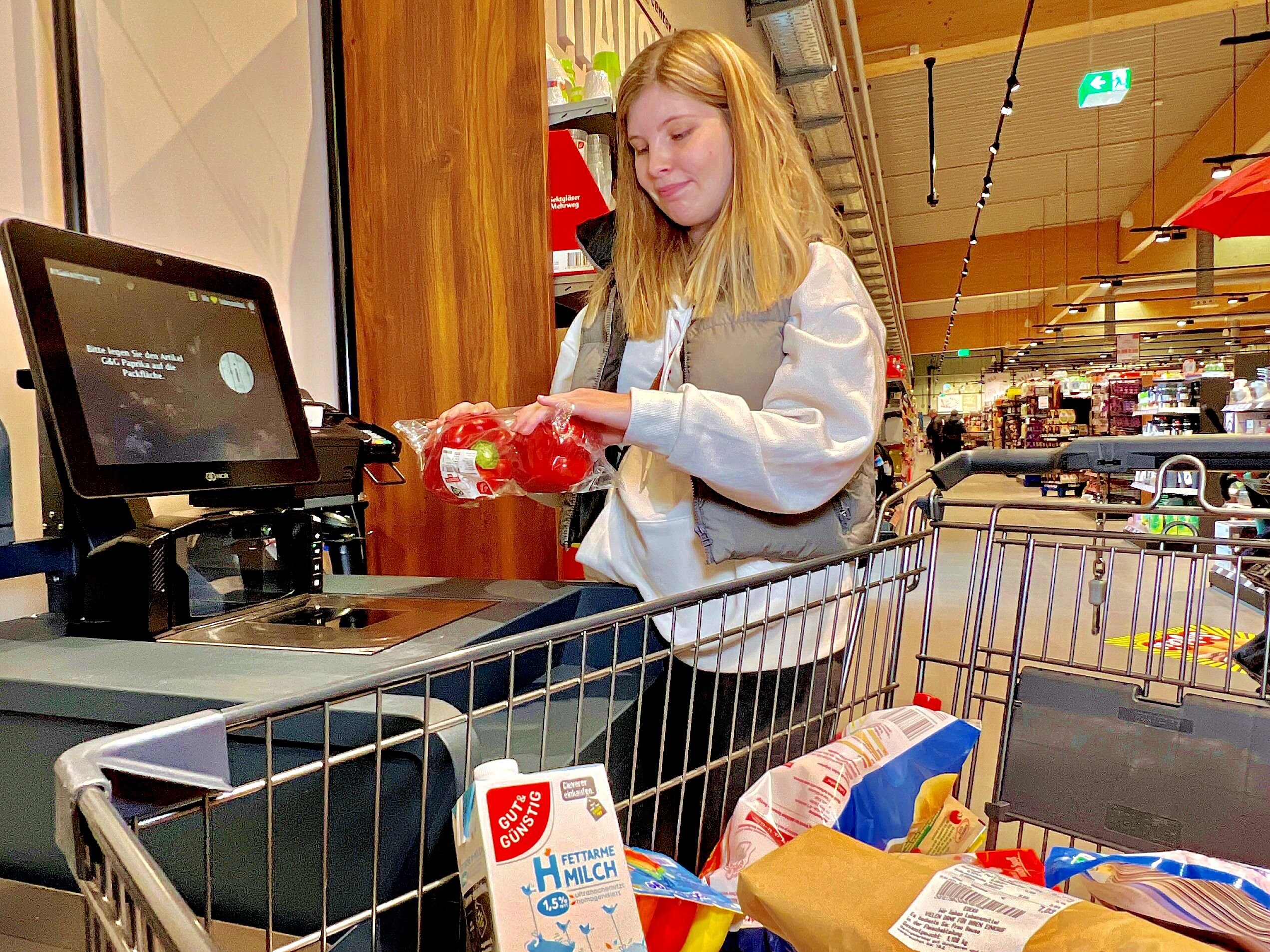 Einkaufen In Bernburg: Hier Kassiert Der Kunde Selbst: Immer Mehr ...