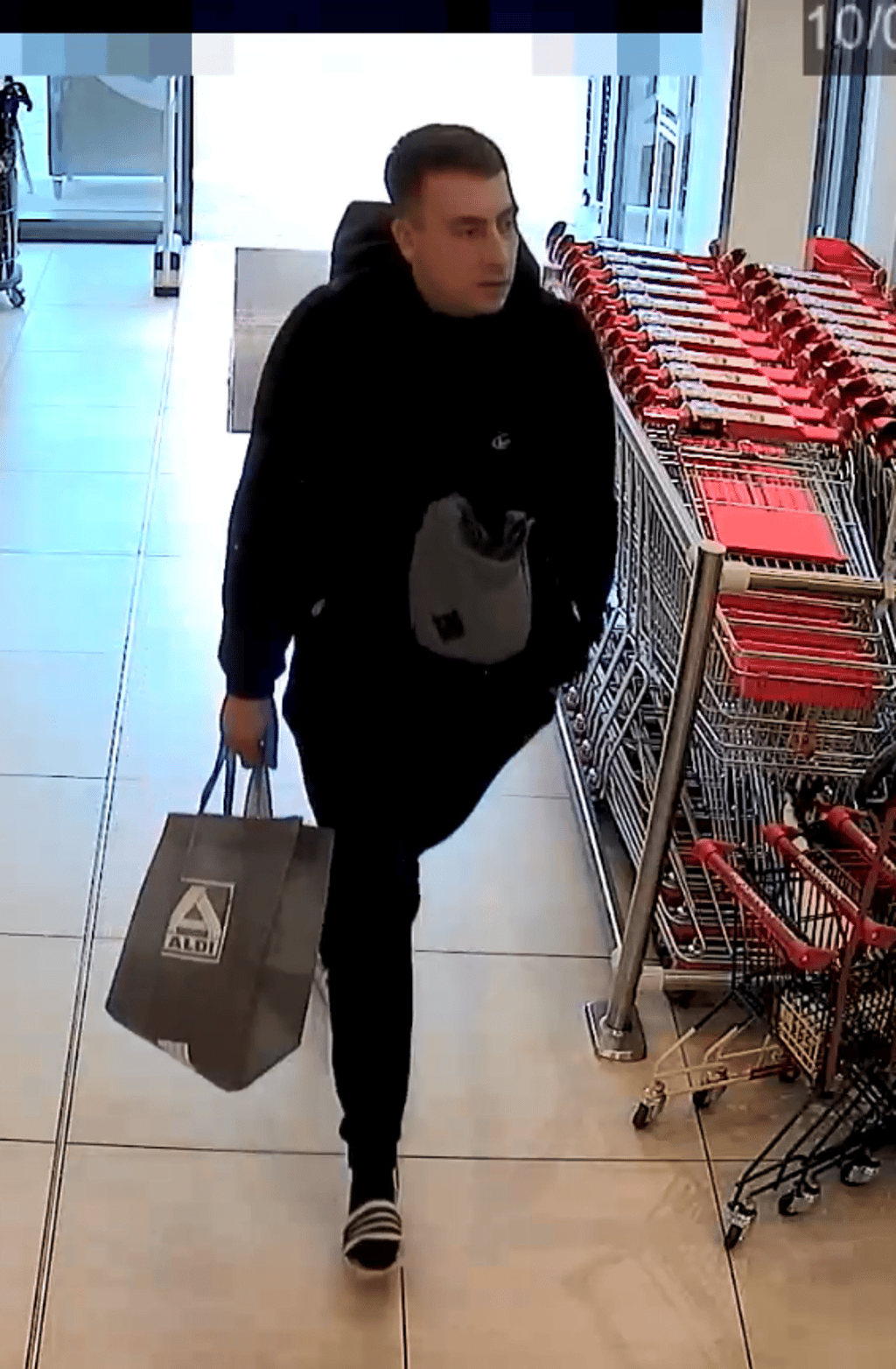 Laut Polizei wurden Waren im Wert von mehreren Tausend Euro gestohlen.