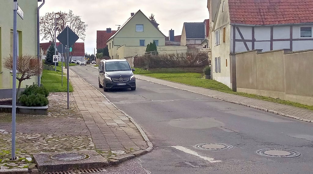 Auch die Langeweddinger Straße in Hohendodeleben soll wohl demnächst saniert werden.