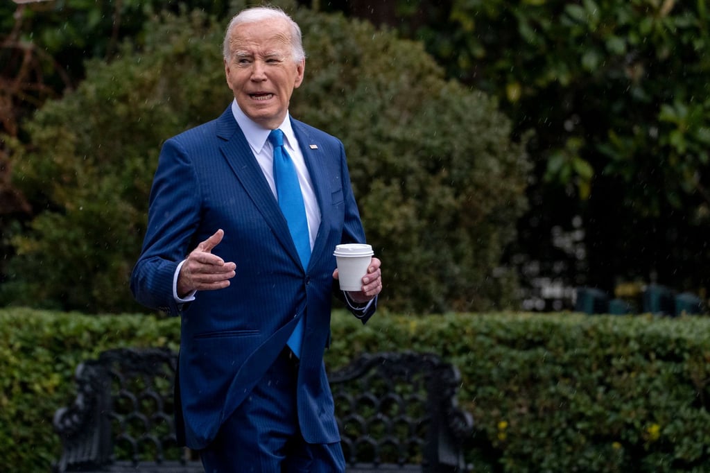 Biden macht regelmäßig Schlagzeilen mit Patzern, Versprechern und kleineren Fehltritten.
