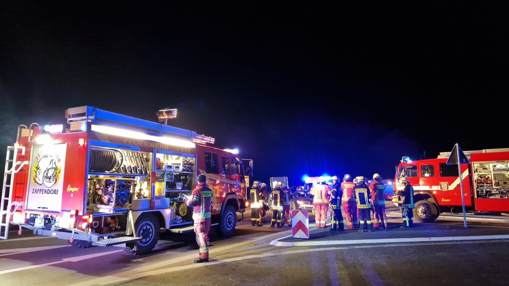 Unfall bei Salzmünde: An der Kreuzung Michaelisstraße L159 stießen zwei Autos zusammen.