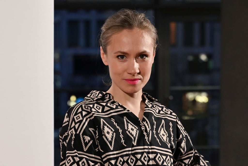 Die Schauspielerin Alina Levshin kommt zum ARTE-Empfang in die Akademie der Künste am Pariser Platz.