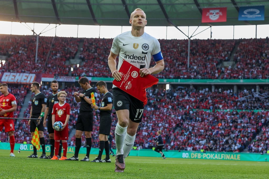 Sebastian Rode beim DFB-Pokalfinale gegen RB.