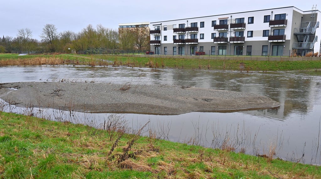 So zeigt sich aktuell die Bode nach Abriss des Bodewehres. Die IG Bode-Lachs sieht Maßnahmen aus dem Planfeststellungsbeschluss nicht umgesetzt.