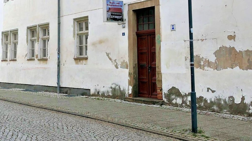 Das Stadt- und Bergbaumuseum Staßfurt ist eines der ältesten Häuser der Salzstadt. Der Eingangsbereich empfängt Besucher nicht gerade mit einem einladenden Zustand.