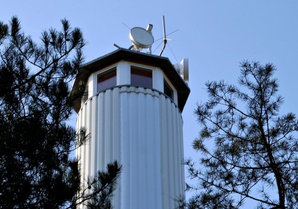 Die Wälder im Ostteil des Kreises werden mit einer Kamera auf dem Feuerwachturm Arnsdorf überwacht.