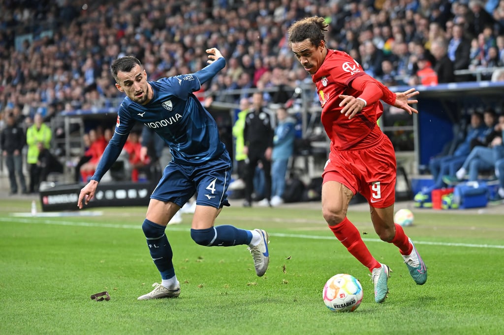 Yussuf Poulsen beim letztjährigen Duell in Bochum.