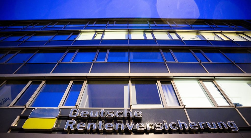 Die damalige Koalition von Union und SPD hatte die vorgezogene Altersrente ohne Abschläge ab 45 Jahren Versicherungszeit 2014 eingeführt.