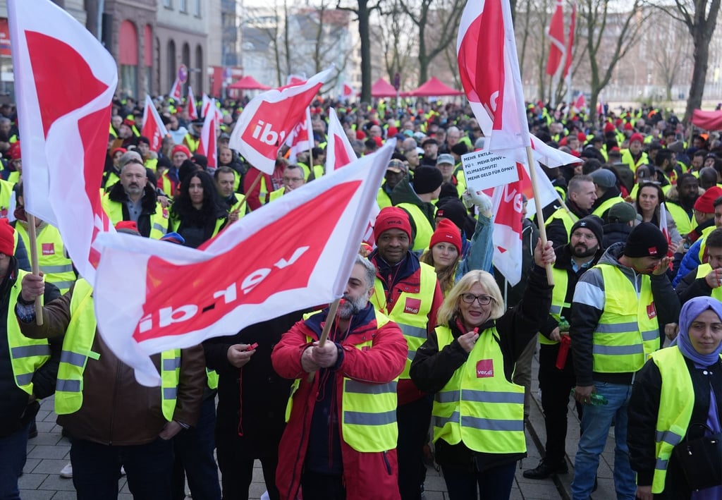 Am Freitag findet ein bundesweiter ÖPNV-Warnstreik von Verdi in Kooperation mit Fridays for Future unter dem Motto #Wirfahrenzusammen statt.