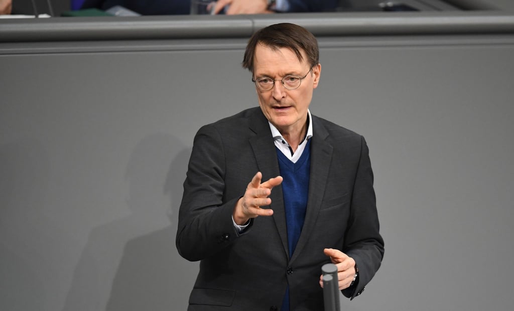 Gesundheitsminister Karl Lauterbach: „Es wäre albern zu sagen, wir bereiten uns nicht auf einen militärischen Konflikt vor, und dann wird er auch nicht kommen. Nach der Logik bräuchte man auch keine Bundeswehr. Nichtstun ist keine Option.“