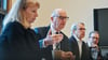Dietmar Woidke (2.v.l., SPD), Petra Köpping (SPD), Georg Maier (SPD) und Philipp Geiger (r), nehmen an einer Pressekonferenz vor Beginn der Gesprächsveranstaltung Zukunftsdialog „Ostdeutschland hat die Wahl“ der Friedrich-Ebert-Stiftung teil.