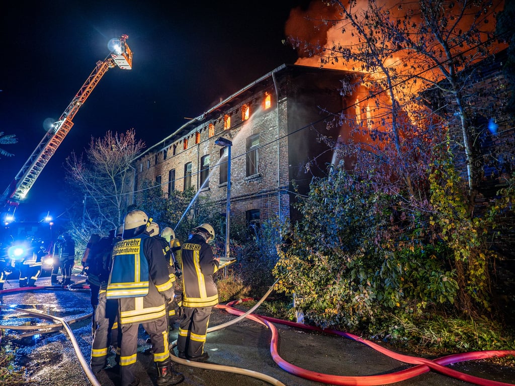 So wie beim Großbrandeinsatz im November 2023 ist die Freiwillige Feuerwehr Gommern zu jeder Tageszeit einsatzbereit.