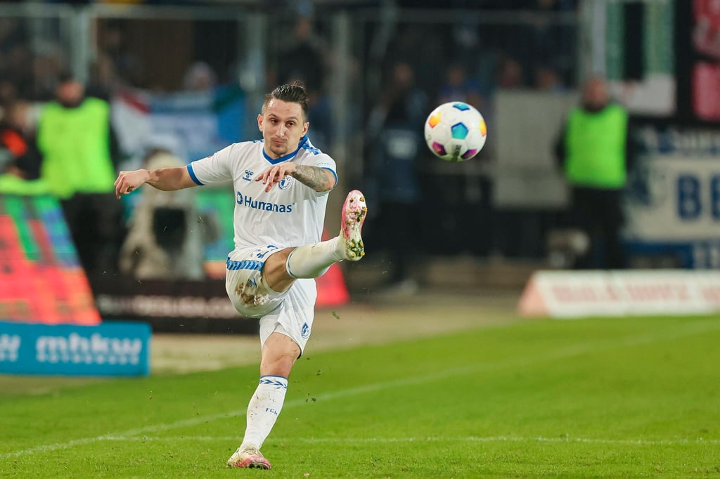 FCM-Vizekapitän Baris Atik vom 1. FC Magdeburg wird wieder mit Kapitän Amara Condé sein Team auf das Feld führen - es geht gegen den SC Paderborn.