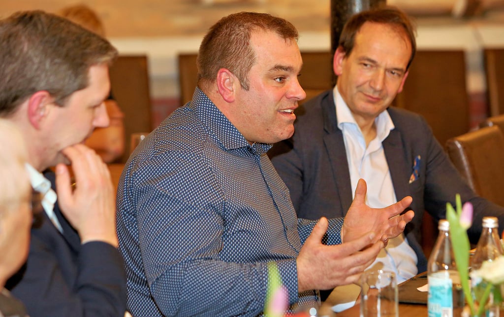Für die FDP im Kreis kandidiert unter anderem Sebastian Hauser (M.), Sohn des verstorbenen Kreisvorsitzenden Johann Hauser.