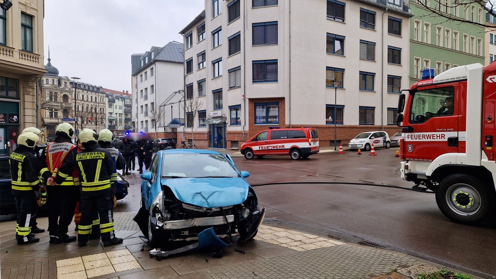 Am Dienstagmittag kam es in der südlichen Innenstadt von Halle zu einem Verkehrsunfall.