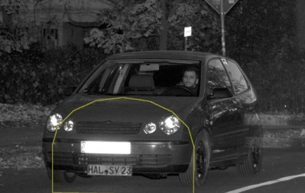Bei dem Auto handelt es sich um einen VW.