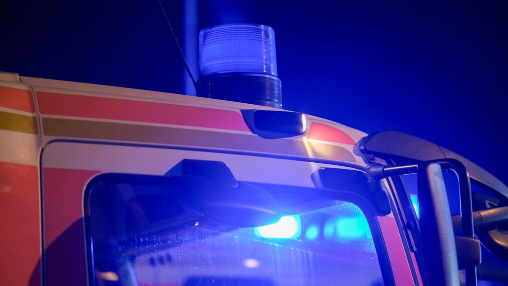 In Zerbst wurden zwei Passanten von einer Männergruppe krankenhausreif geprügelt.