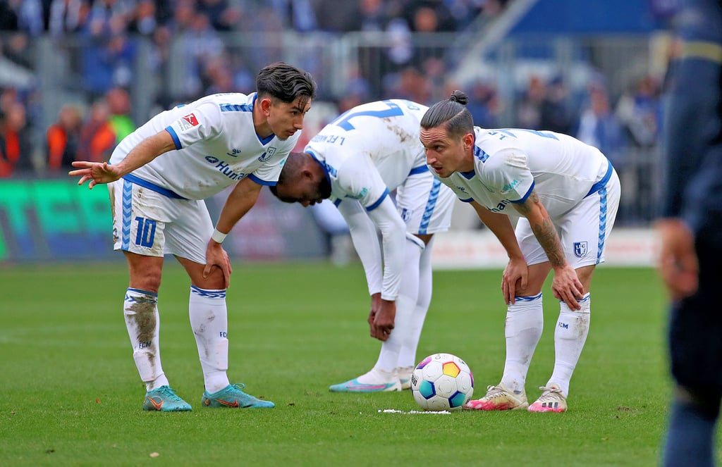 Stehen am Sonnabend womöglich wieder gemeinsam bei einem Freistoß: Jason Ceka (l.) und Baris Atik (r.)
