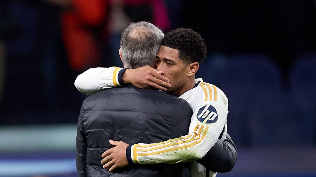 Herzten sich innig nach dem Champions-Leage-Wiedersehen: RB-Coach Rose und Real-Profi Bellingham