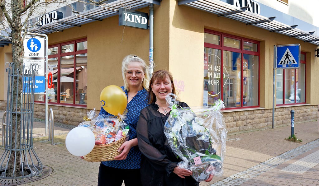 Nadja Jagusch und Claudia Pohl freuen sich über viele Glückwünsche zum neuen Laden.