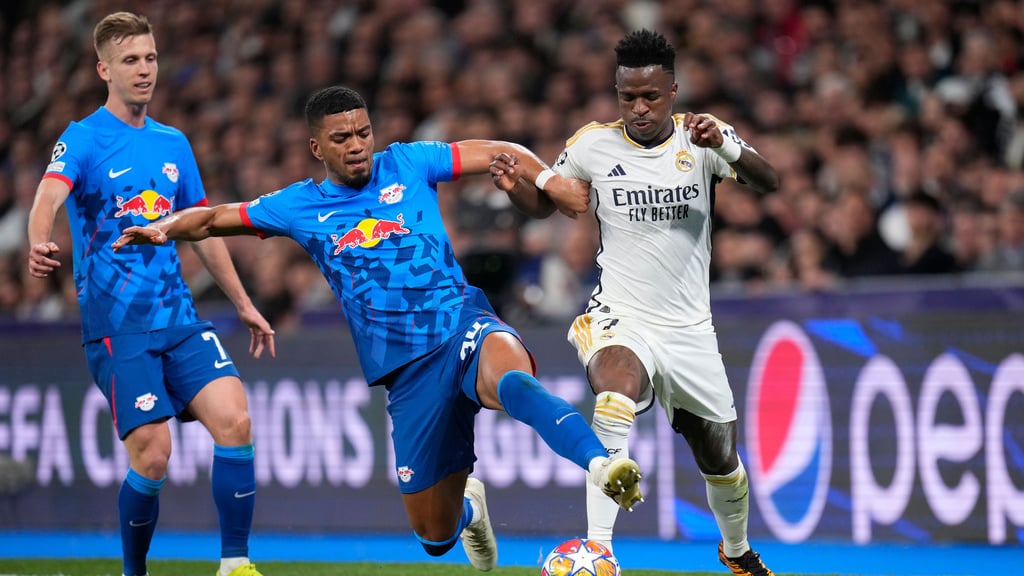 Beherzter Auftritt: BenjaminHenrichs gegen Vinicius Junior.