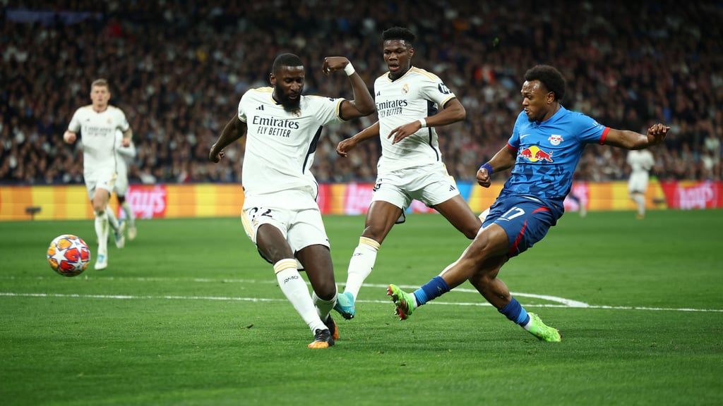 Knipste nicht: Lois Openda gegen Antonio Rüdiger.