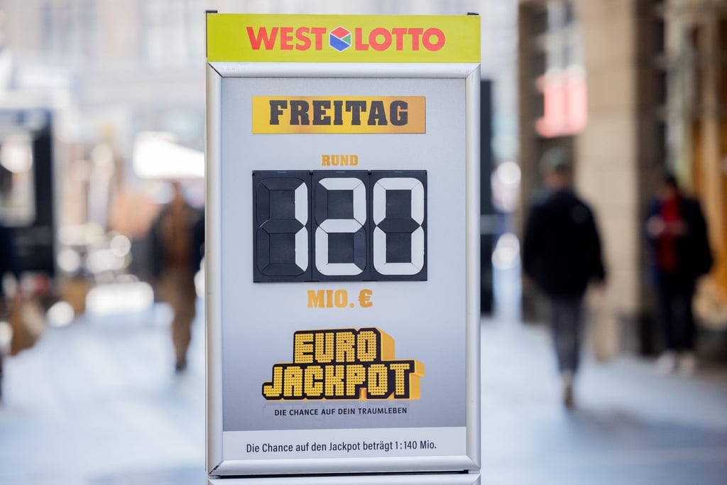 Fünf Richtige plus die zwei korrekten Eurozahlen braucht es, um den Hauptgewinn beim Eurojackpot abzuräumen.