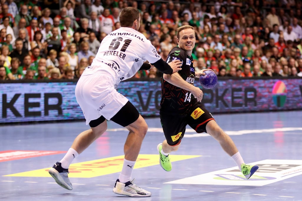 Traf beim 38:30-Sieg beim VfL Gummersbach zwölf Mal: Magdeburgs Omar Ingi Magnusson (r).