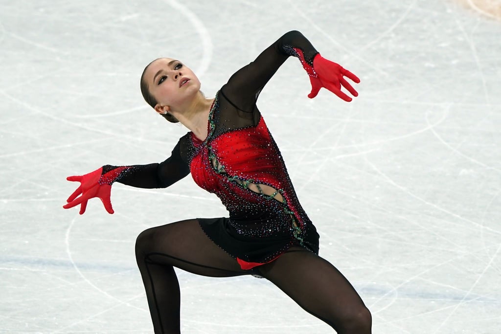 Knapp zwei Jahre nach dem Olympia-Skandal um Kamila Walijewa ist die russische Eiskunstläuferin vom Internationalen Sportgerichtshof Cas nachträglich für vier Jahre gesperrt worden.
