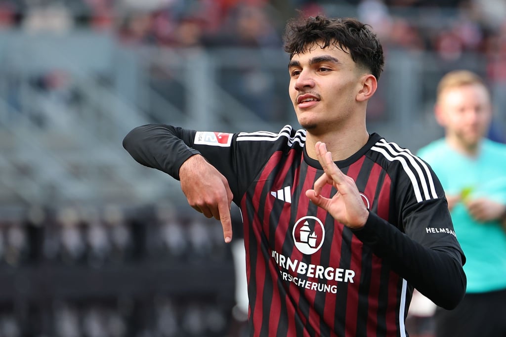 Nürnbergs Can Uzun wird für die Türkei spielen.