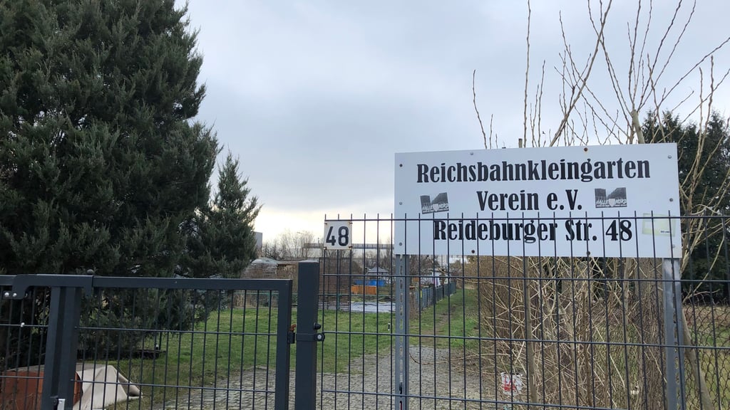 Gartenanlage in Halle versteigert Auktion bringt 390.000 Euro beim