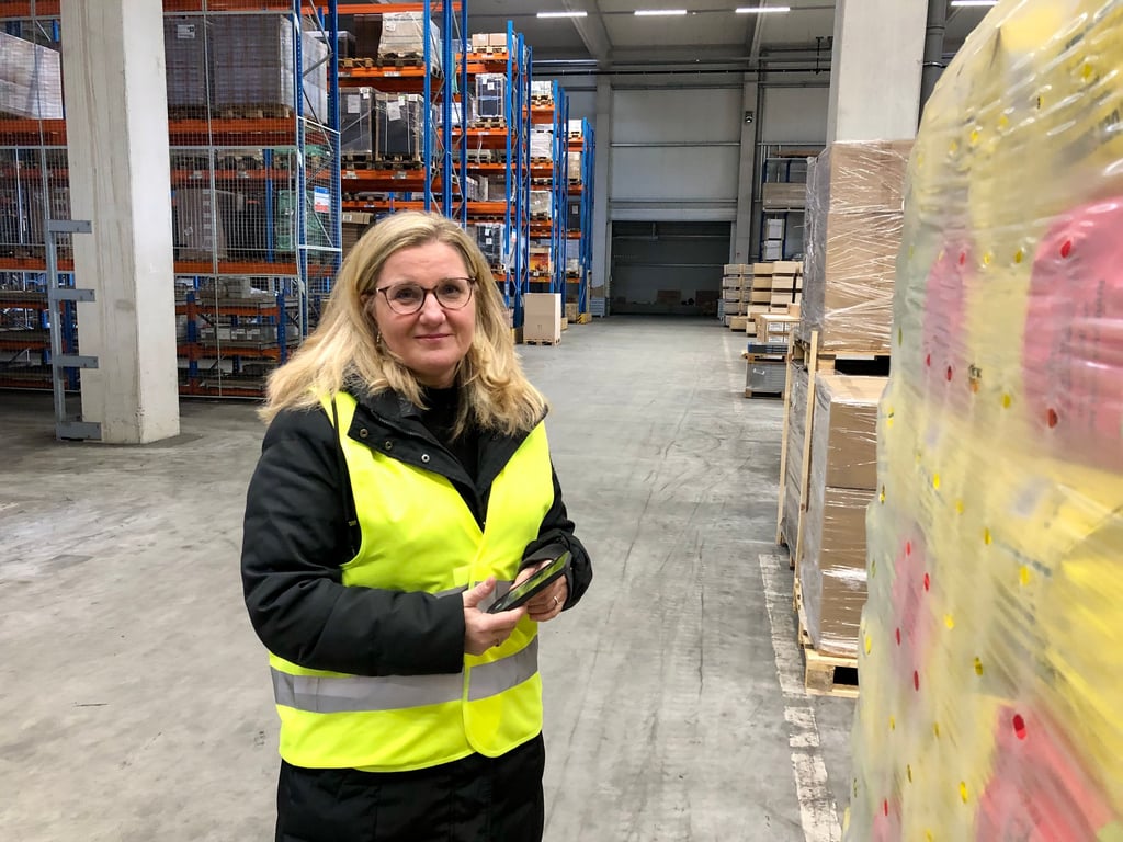 Manuela Zingel-Gerber leitet seit vielen Jahren das Hagebau-Logistkcenter in Schleinitz.