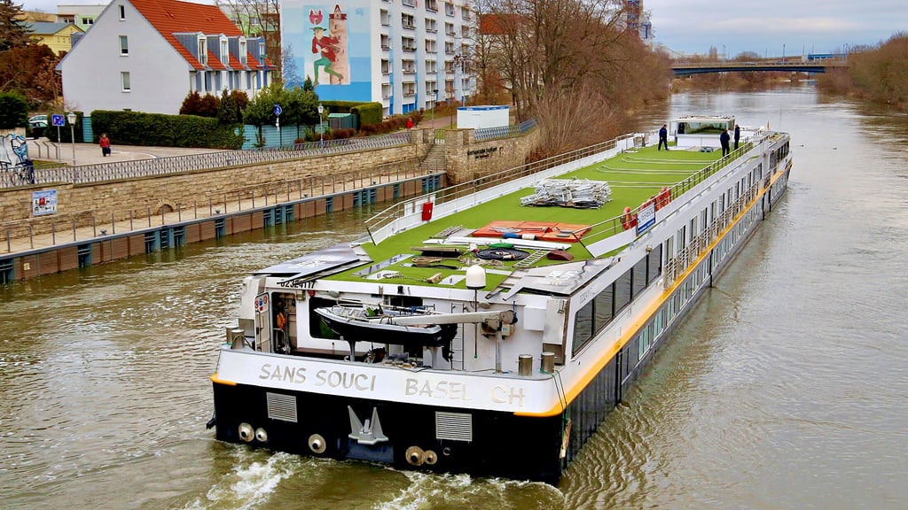 Die MS Sans Souci fährt nun unter der Flagge der Schweiz.