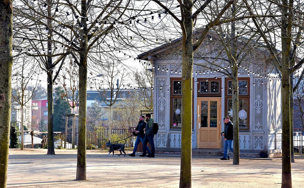 Die Schweizer Milchkuranstalt am Fürstenwallpark gehört zu den beliebtesten Open-Air-Locations in Magdeburg. Derzeit befindet sich die Gastronomie noch in der Winterpause.